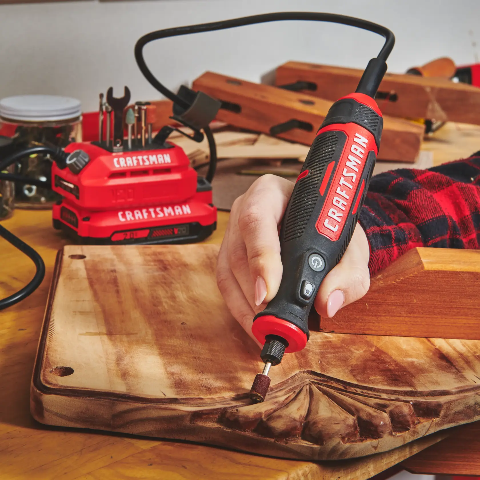 Misting fan base charger feature on workbench