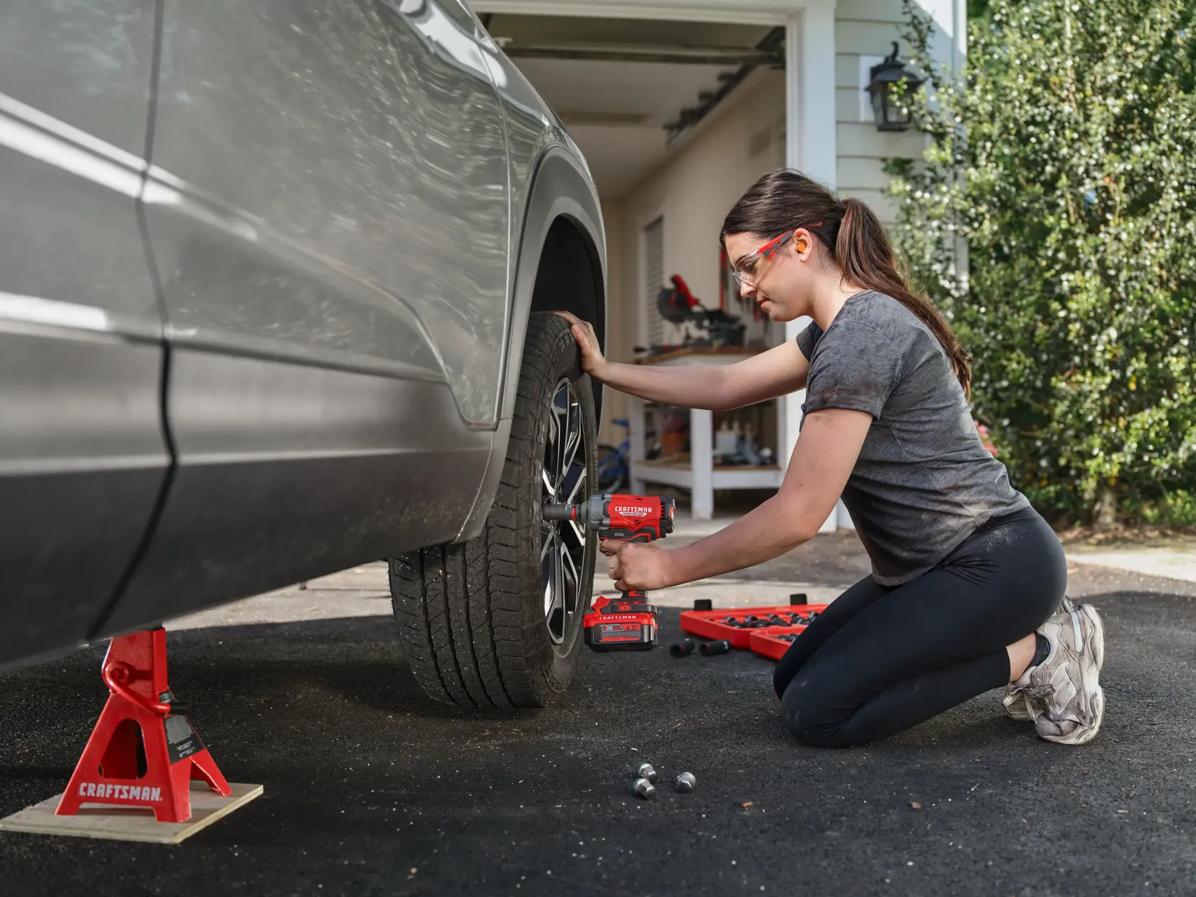 V20* BRUSHLESS RP™ cordless 1/2-inch impact wrench (Tool Only)