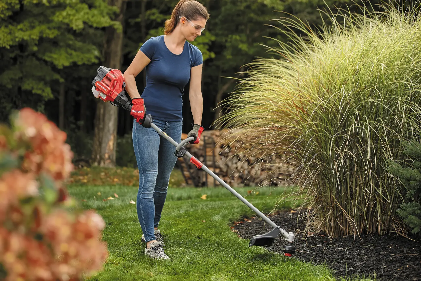 CRAFTSMAN Coupe-herbe À Essence Ws2200 WEEDWACKER® De 43,2 Cm (17 Po), À Arbre Droit, Moteur À Deux Temps De 25 Cm³, Accessoires En Option